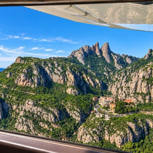 Vuelo en Avioneta Privado a Montserrat para dos (Sabadell, Barcelona)