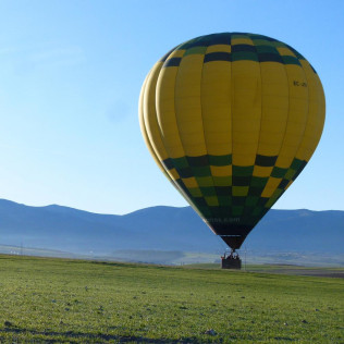 Vuelo en Globo, Cava con Fotos y Almuerzo (Segovia, Ocaña o Aranjuez)