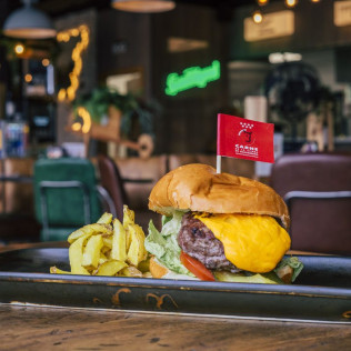 Comida o Cena para dos en Wanderlust Grill&Beer C.C. Plaza Río 2 (Madrid)