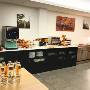 Zona Wellness y Desayuno en Hotel Iraipe Santuario De Arantzazu (Oñate, Guipúzcoa)