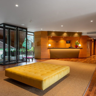 Escapada con Desayuno y Botella de Cava en Hotel Xalet del Golf 4* (Bolvir, Girona)