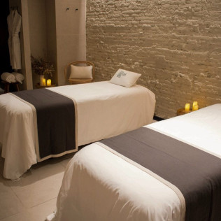 Circuito de Aguas y Deep Tissue Massage en Signature Spa del Hotel Yurbban Passage 4* (Barcelona)