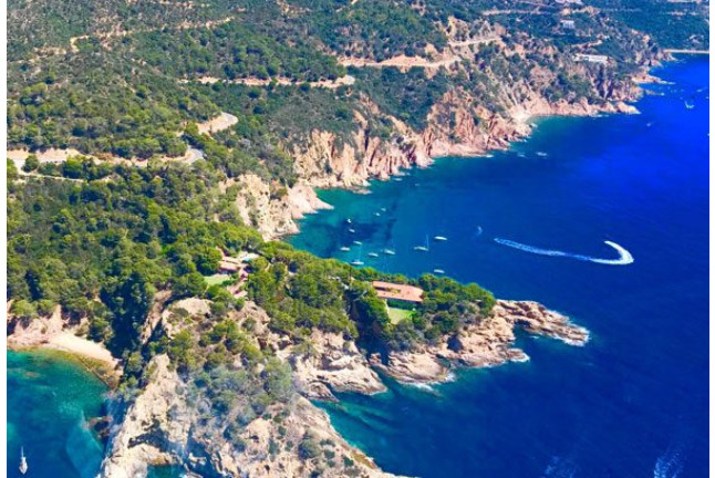 Vuelo Privado en Helicóptero para dos por la Costa Brava (Barcelona)