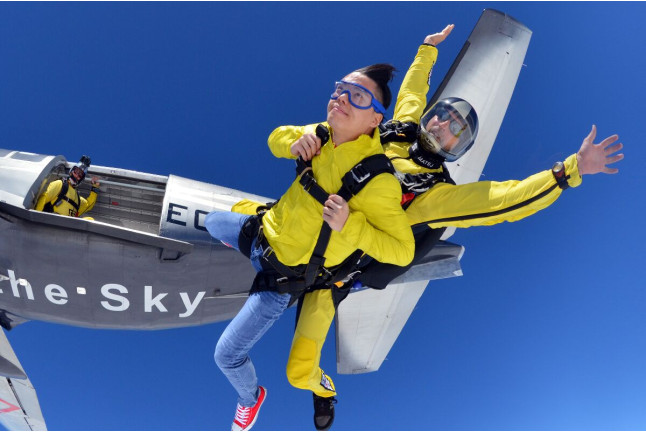 Salto en Paracaídas desde 4000 metros con Fotos o Vídeo (Empuriabrava, Girona) - TANDEM SILVER