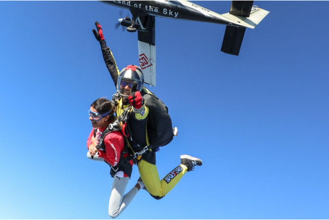 Salto en Paracaídas desde 4000 metros con Fotos o Vídeo (Empuriabrava, Girona) - TANDEM SILVER
