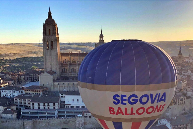 Vuelo en Globo con Fotos, Vídeo y Menú con Cochinillo (Segovia)