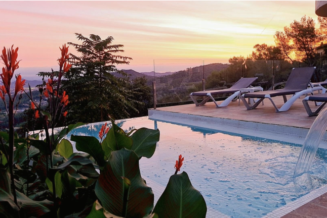 Escapada Relax con Jacuzzi en Hotel Petit Mirador 3* (Torrelles de Llobregat, Barcelona)
