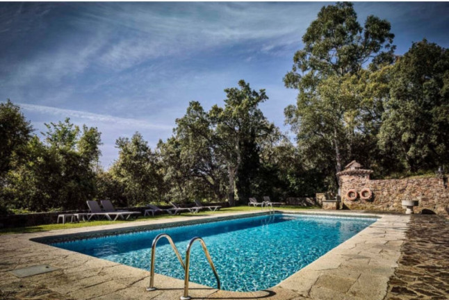 Escapada con Visita a Bodega y Degustación en Finca Bell-Lloc (Palamós, Girona)