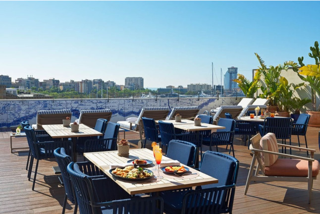 Brunch para dos con Vistas al Mar en el Hotel H10 Port Vell 4* (Barcelona)