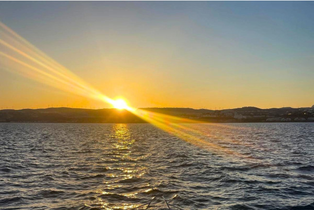 Salida Sunset Romántica Privada con Cava para dos en La Duquesa (Manilva, Málaga)