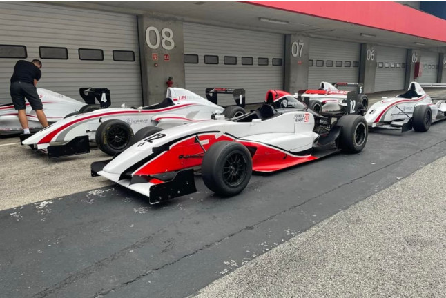FORMULA RENAULT DRIVING EXPERIENCE: Conducción de un Formula Renault en Circuito de Portimao (Algarve, Portugal)