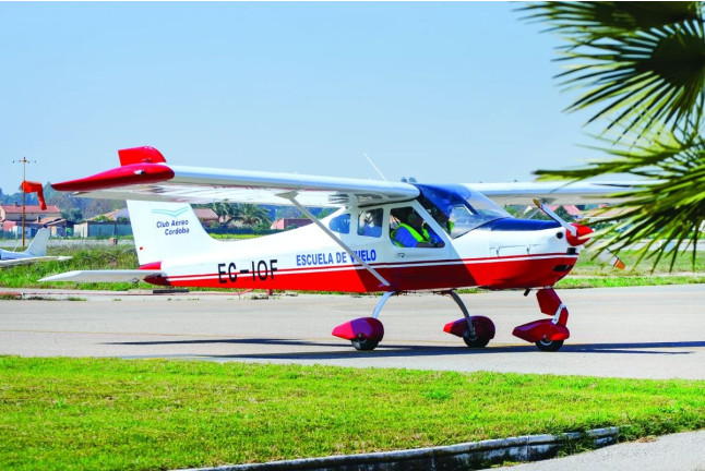 Piloto por un Día: Bautismo de Vuelo y Toma de Mando en Ultraligero con Fotos y Vídeo (Córdoba)