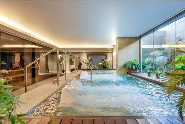 Spazio Sunrise: Desayuno y Circuito Termal con Opción a Masaje en Spazio Wellness - Hotel SB Diagonal Zero 4*sup (Barcelona)