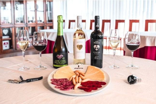 Visita y Cata de Vinos en Bodega Andrés Iniesta para dos (Fuentealbilla, Albacete)