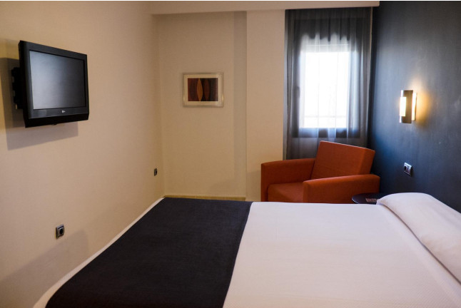Escapada 2 noches con Spa en Hotel Cádiz Plaza 4* (Cádiz)