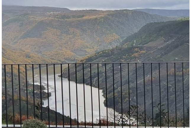 Fin de Semana Romántico con Excursión en Catamarán (Ourense)