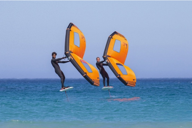 Curso de Wing Surf Foil Semi-Privado para dos (Tarifa, Cádiz)