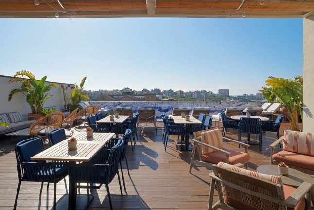 Brunch para dos con Vistas al Mar en el Hotel H10 Port Vell 4* (Barcelona)