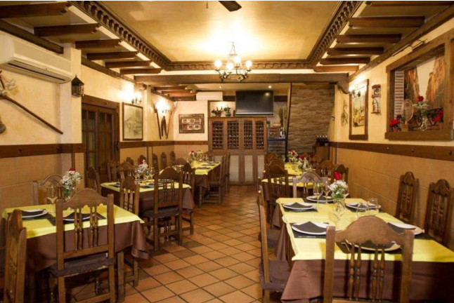 Menú para dos en Restaurante Abrasador Casa Benito (Alcalá de Henares, Madrid)