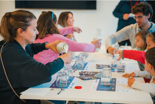 Experiència #Aprop: Visita a Llet Nostra con Degustación de Leche (Monells, Girona)