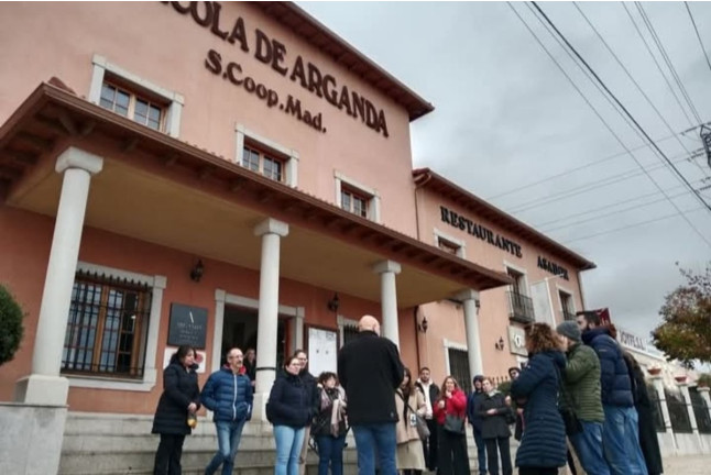 Visita a Bodega Vinícola de Arganda y Degustación de Vinos con Maridaje para dos (Arganda del Rey, Madrid)