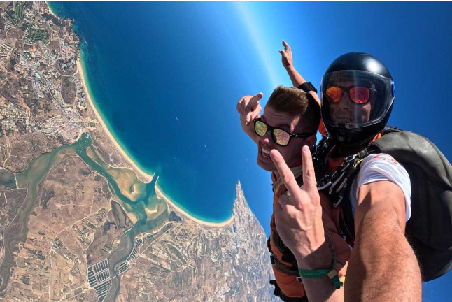 Salto Tándem en Paracaídas desde 4600 metros (Montes de Alvor, Portugal)