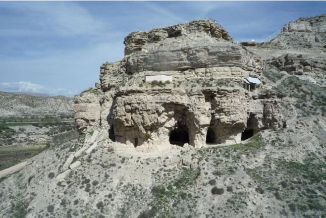 Escapada con Cena en Casas Cueva El Mirador de Galera con Visita a Museo y Yacimientos Arqueológicos (Galera, Granada)