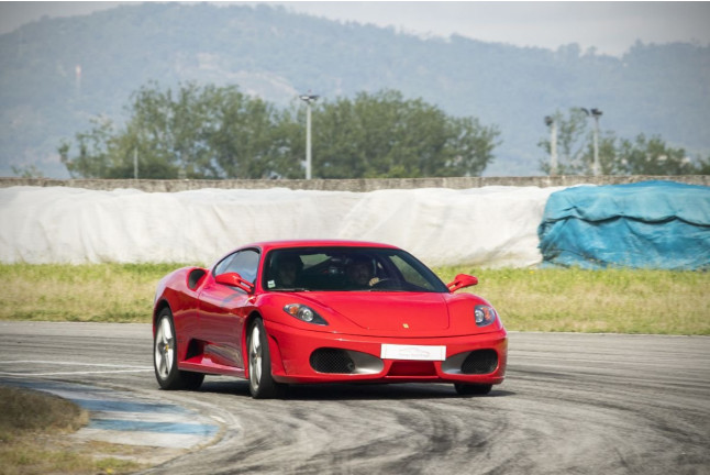 Conducir un Ferrari F430 en el Circuito Vasco Sameiro (Braga, Portugal)