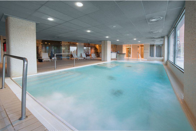 Circuito Spa y Masaje para dos en Hotel Barcelona Golf Resort 4*Sup (Sant Esteve Sesrovires, Barcelona)