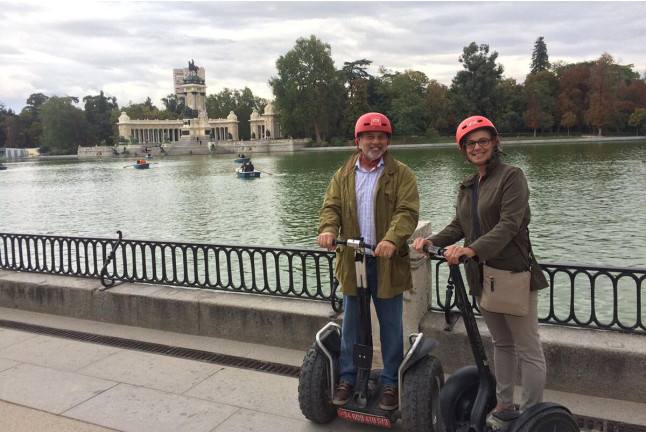 Tour en Segway por el centro de Madrid o por el Parque del Retiro (Madrid)