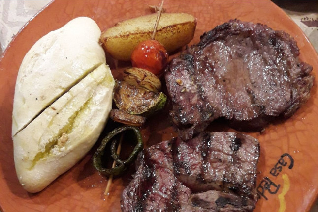 Menú para dos en Abrasador Casa Pedro (Dos Hermanas, Sevilla)