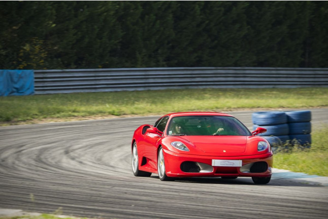 Conducir un Ferrari F430 en el Circuito Vasco Sameiro (Braga, Portugal)