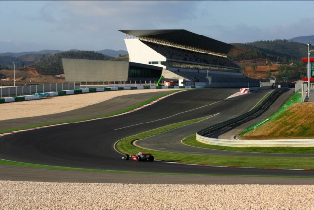 FORMULA RENAULT DRIVING EXPERIENCE: Conducción de un Formula Renault en Circuito de Portimao (Algarve, Portugal)