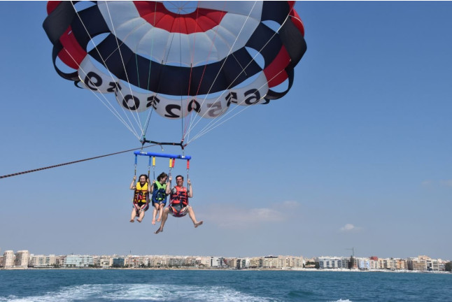 Parasailing (Torrevieja, Alicante)