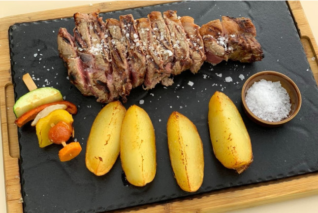 Comida o Cena para dos en Restaurante Abrasador Las Lomas (Güéjar Sierra, Granada)