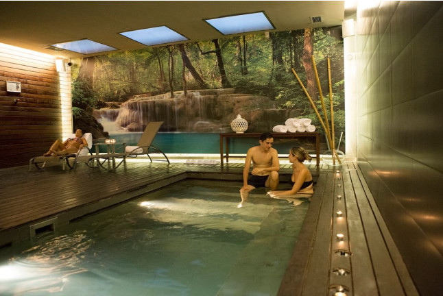 Circuito Spa y Masaje con Copa de Cava para dos en Hotel Hospes Palau de la Mar 5* (Valencia)