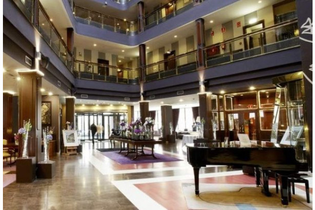 Escapada de Lujo con Circuito Spa, Masaje y Cena en Hotel Plaza 5* (Andorra)