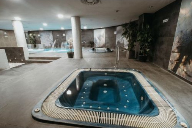 Circuito Spa para dos en AZZ Asturias Langrehotel 4* (Langreo, Asturias) - (V-S)