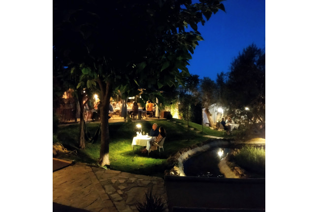 Jacuzzi y Comida o Cena para dos en Hotel Rural Alquería de Los Lentos (Nigüelas, Granada)