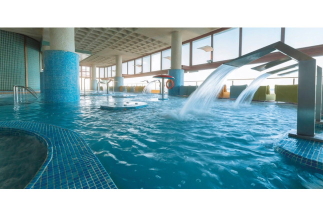 Piscina Puesta en Forma, Masaje al Aire Libre, Cava y Fruta con Chocolate para dos en Thalasso Gloria Amadores (Amadores, Gran Canaria)