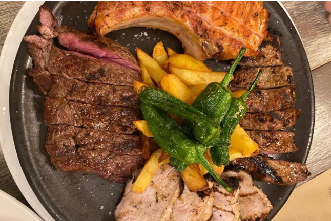 Menú para dos en Restaurante Abrasador Casa Benito (Alcalá de Henares, Madrid)