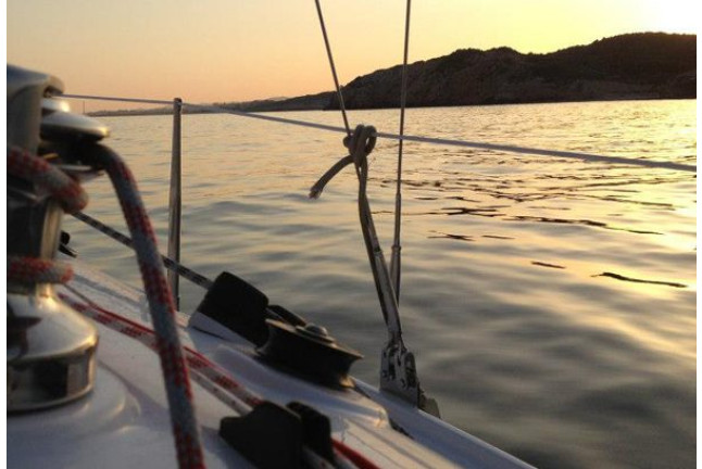 Cena y Noche Romántica en Velero con Cava para dos (Vilanova i la Geltrú, Barcelona)