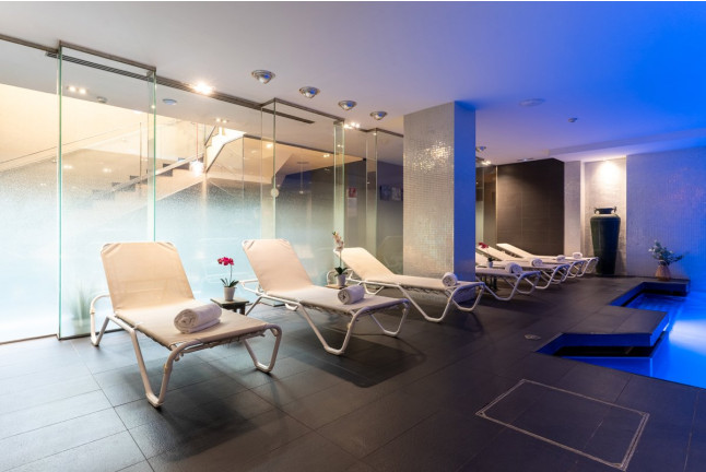 Circuito Spa y Masaje con Cava o Zumo para dos en Serena SPA @ Grums Hotel 4* (Barcelona)