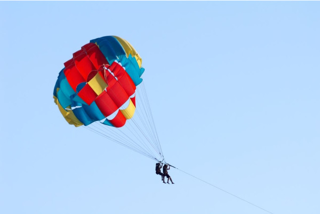 Parasailing (Torrevieja, Alicante)