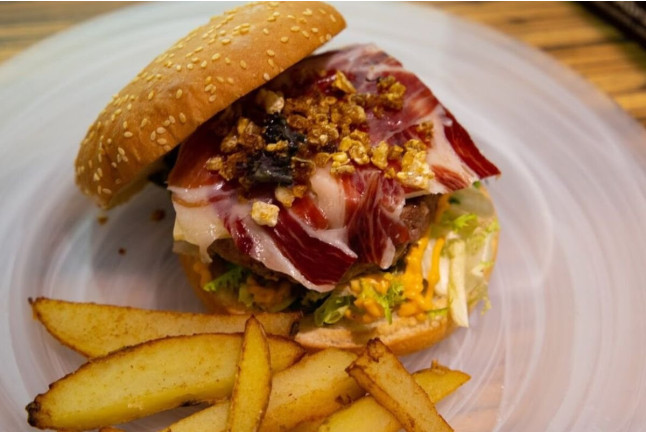 Menú para dos en Restaurante Abrasador Niagara's (Callosa de Segura, Alicante)