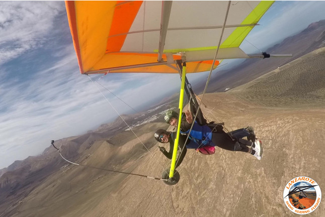 Vuelo en Ala Delta Biplaza con Fotos y Vídeo (Lanzarote, Las Palmas)