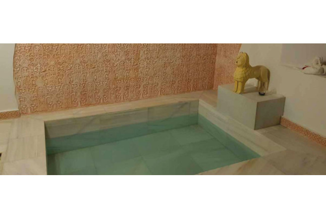 Baño Básico y Masaje Relajante en Al-Haram Hammam Baños Árabes (Granada)