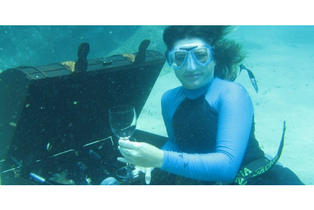 Cavas Submarinas, Bautismo de Buceo, Comida Maridaje y Botella de Vino (Girona)