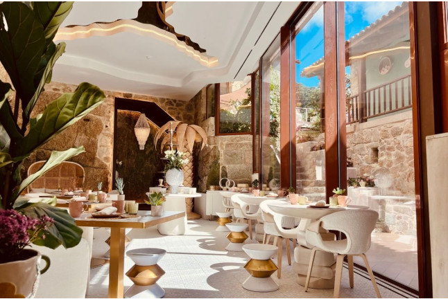Escapada Romántica en Suite con Desayuno, Comida y Spa en Aldea Calma (Pontevedra)