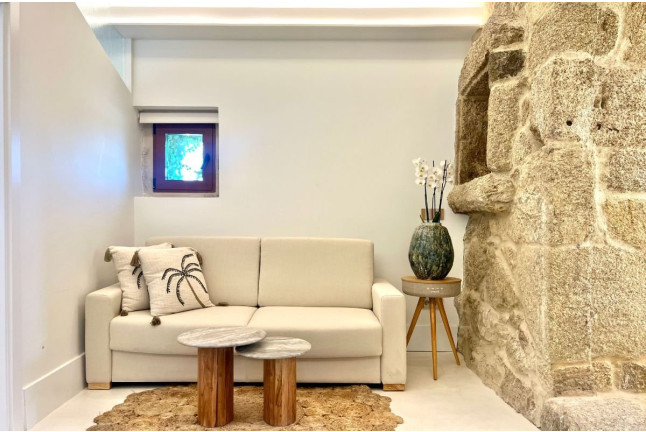 Escapada Romántica en Suite con Desayuno, Comida y Spa en Aldea Calma (Pontevedra)